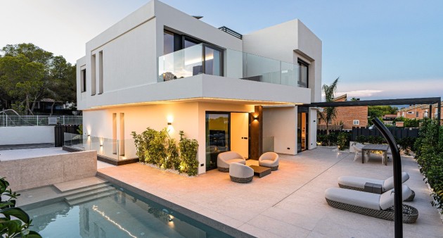 Chalet - Nueva construcción  - Benidorm - X-003332