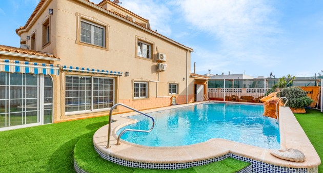 Chalet - Sprzedaż - Torrevieja - Torrevieja