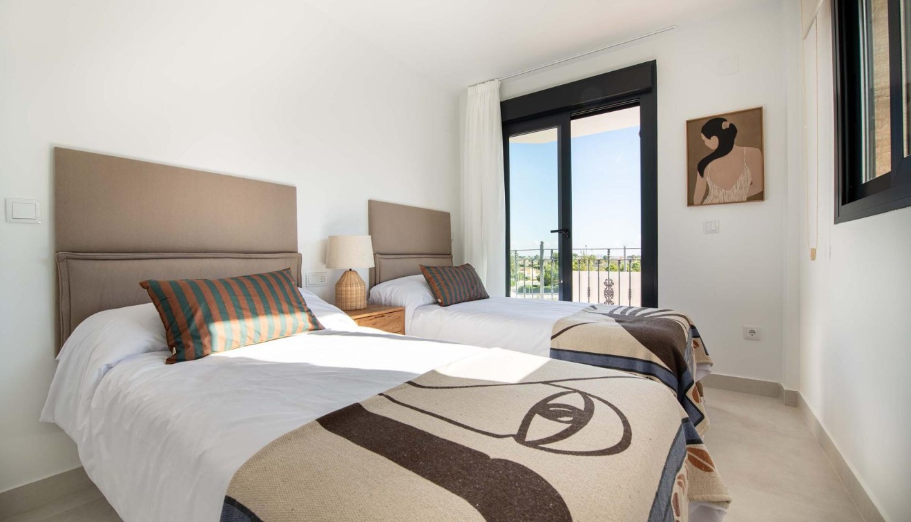 Nowo zbudowane - Bungalow - Cox - San Fernando