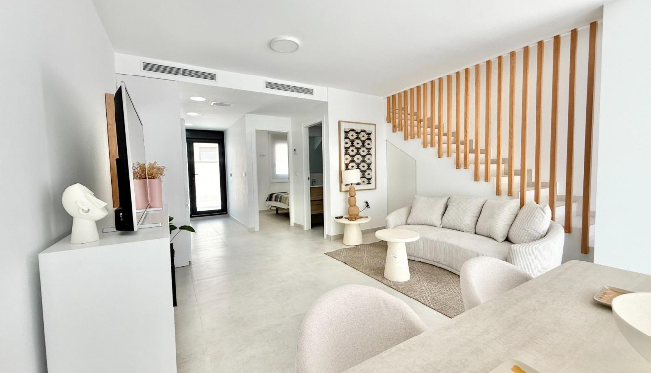 Nowo zbudowane - Town House - Cox - San Fernando