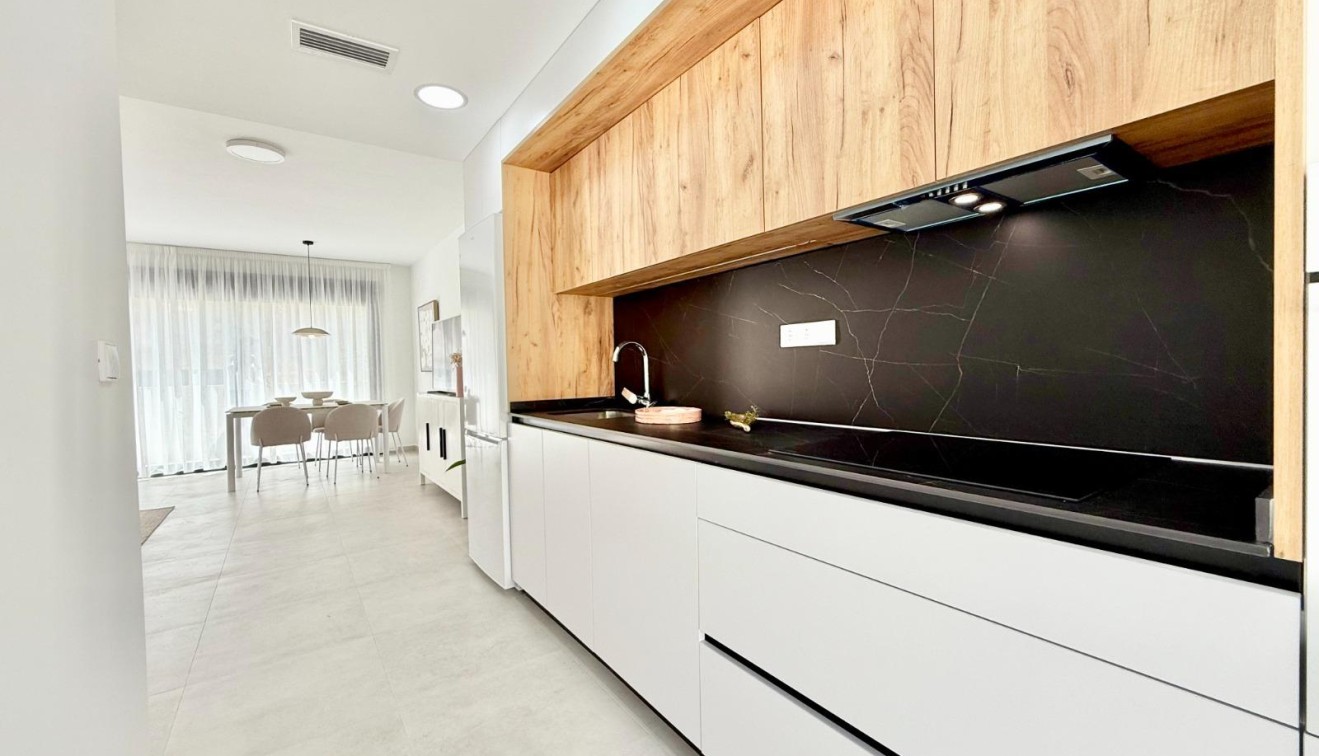 Nowo zbudowane - Town House - Cox - San Fernando