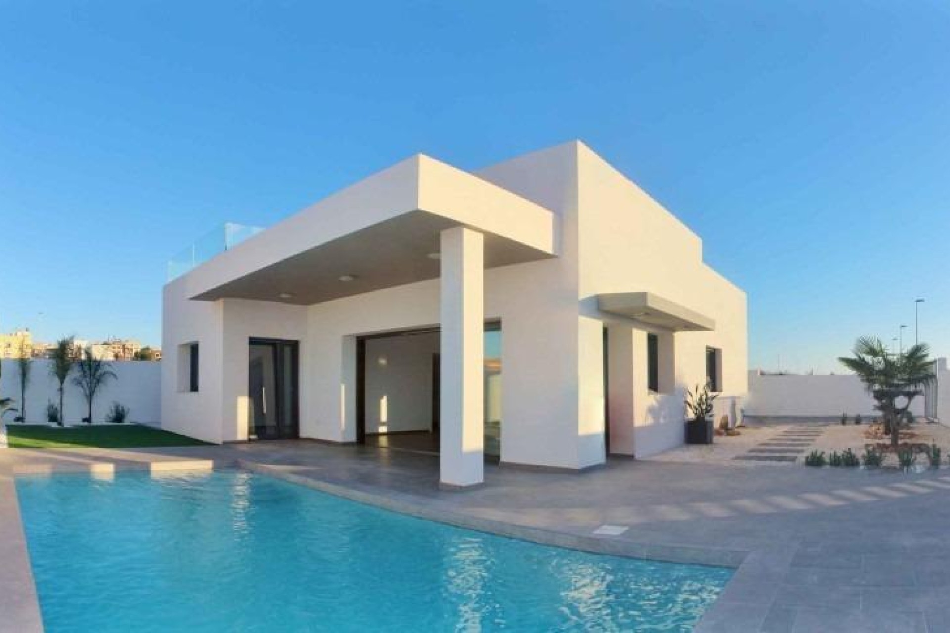 Nowo zbudowane - Willa - Rafal - polideportivo