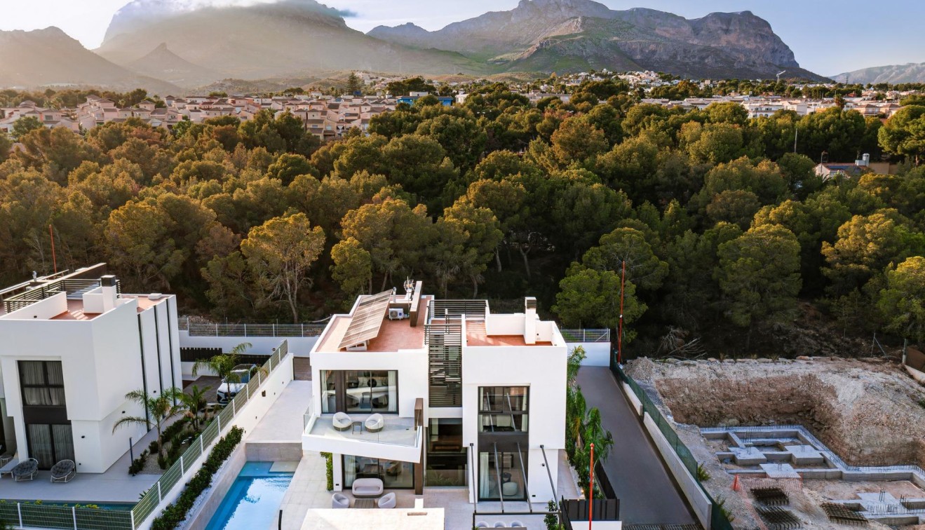 Nueva construcción  - Chalet - La Nucia - Coblanca