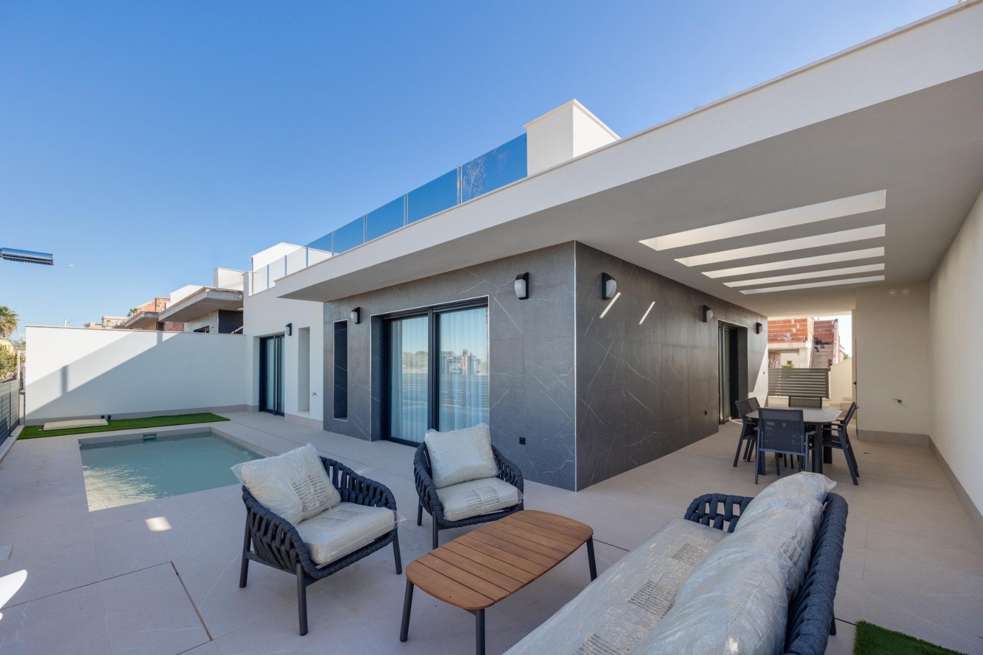 Nueva construcción  - Chalet - Torrevieja - Sector 25