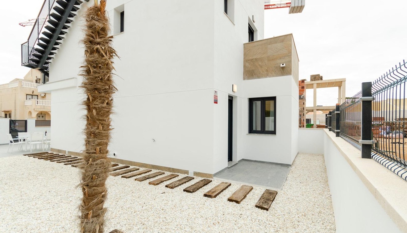 Nueva construcción  - Chalet - Torrevieja - Torretas