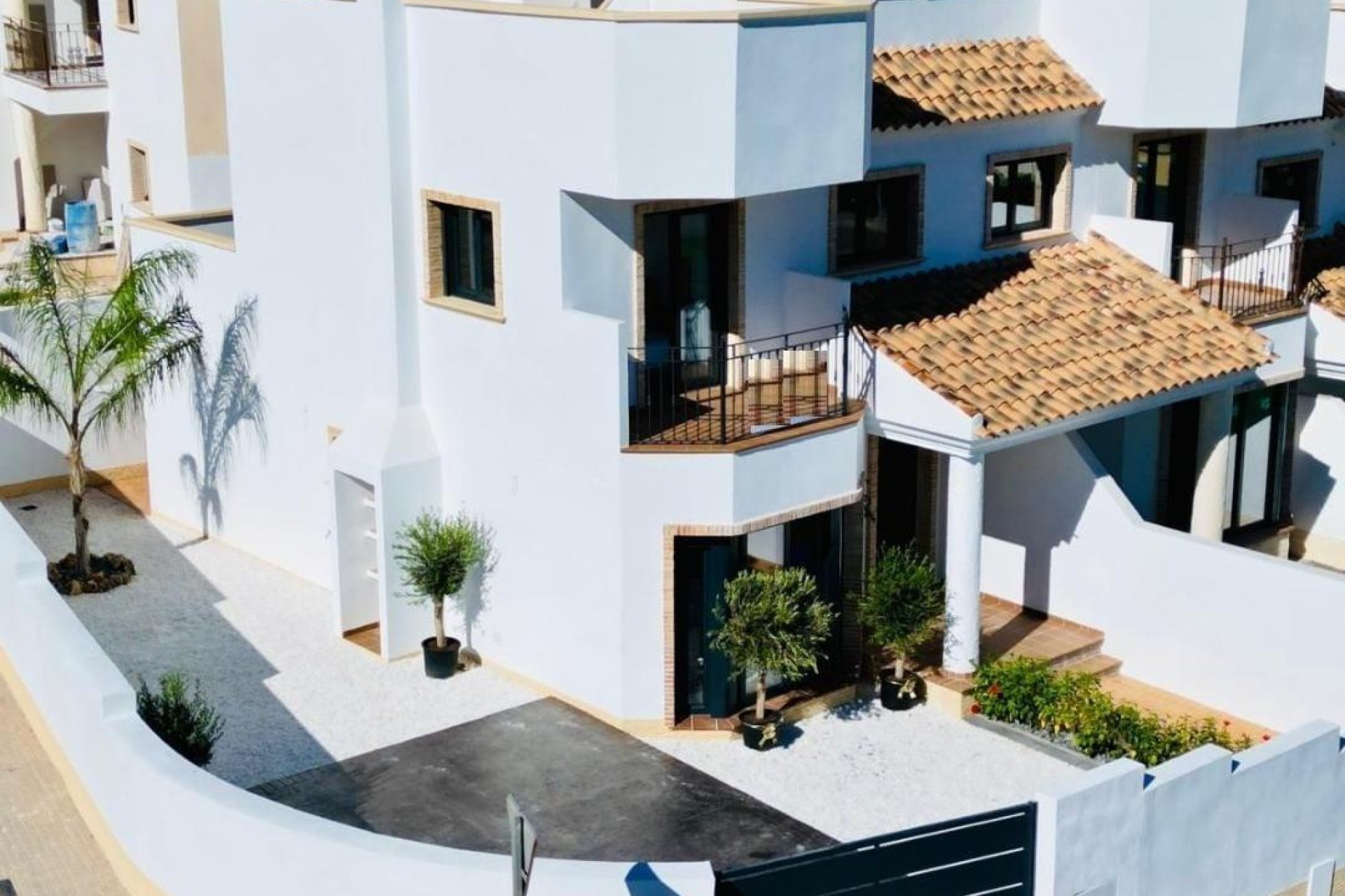 Nybygg - Town House - Cox - San Fernando