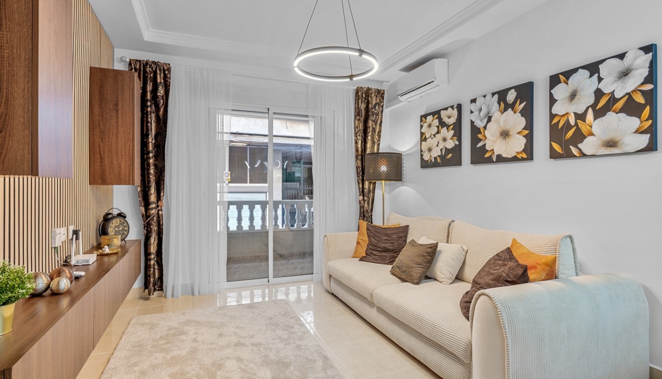 Prodej - Apartment - Torrevieja - Playa del cura