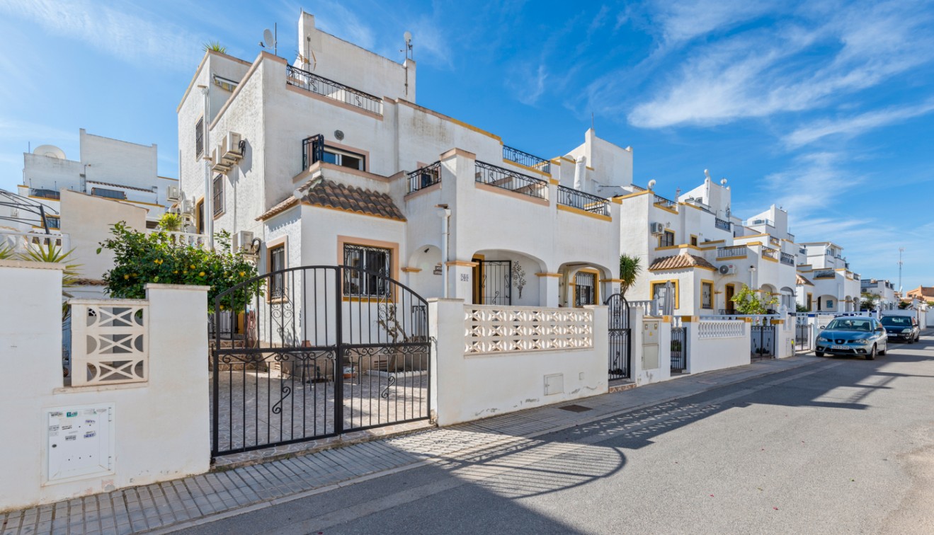 Prodej - Čtyřpodlažní dům - Orihuela costa - Los Altos