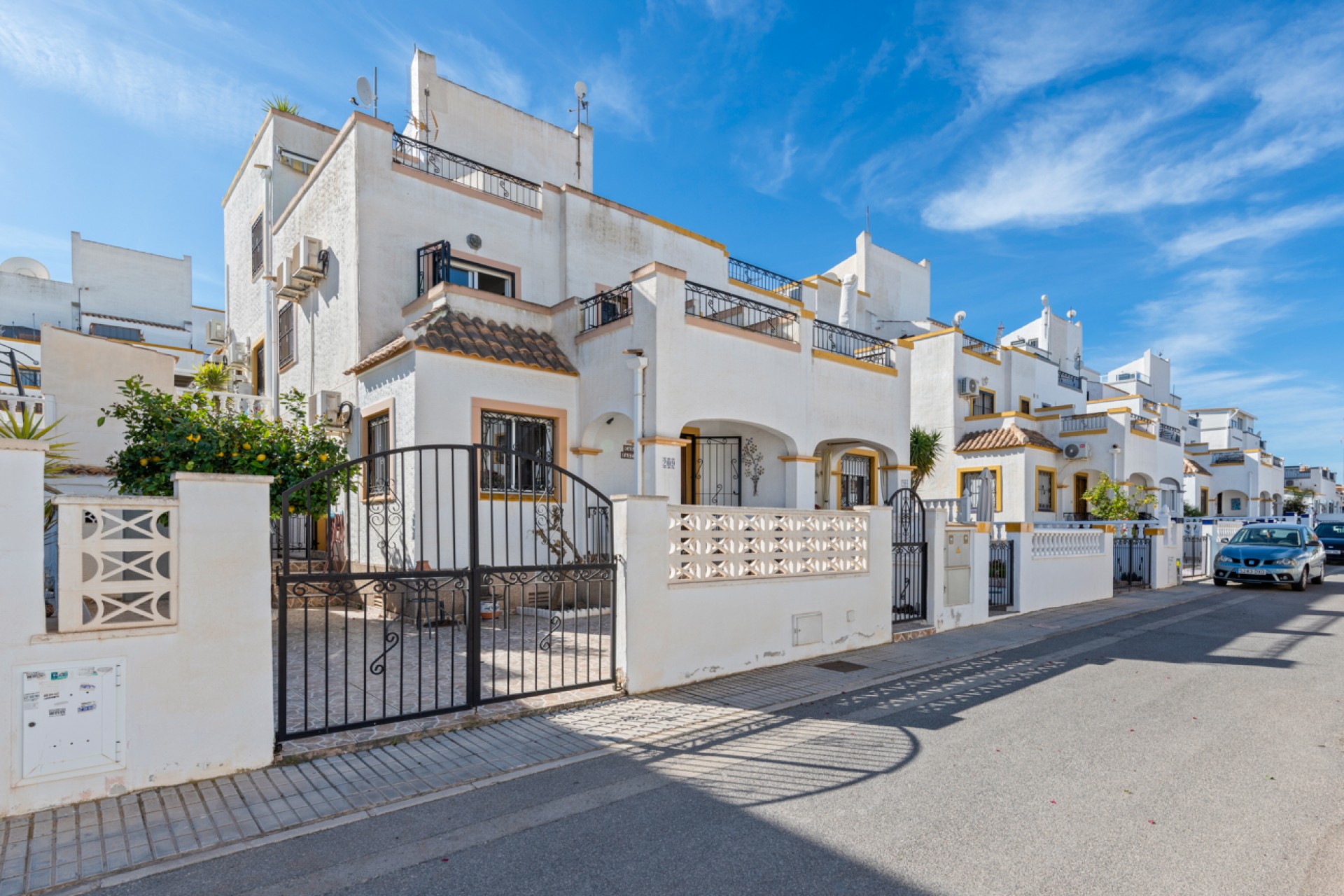 Prodej - Čtyřpodlažní dům - Orihuela costa - Los Altos