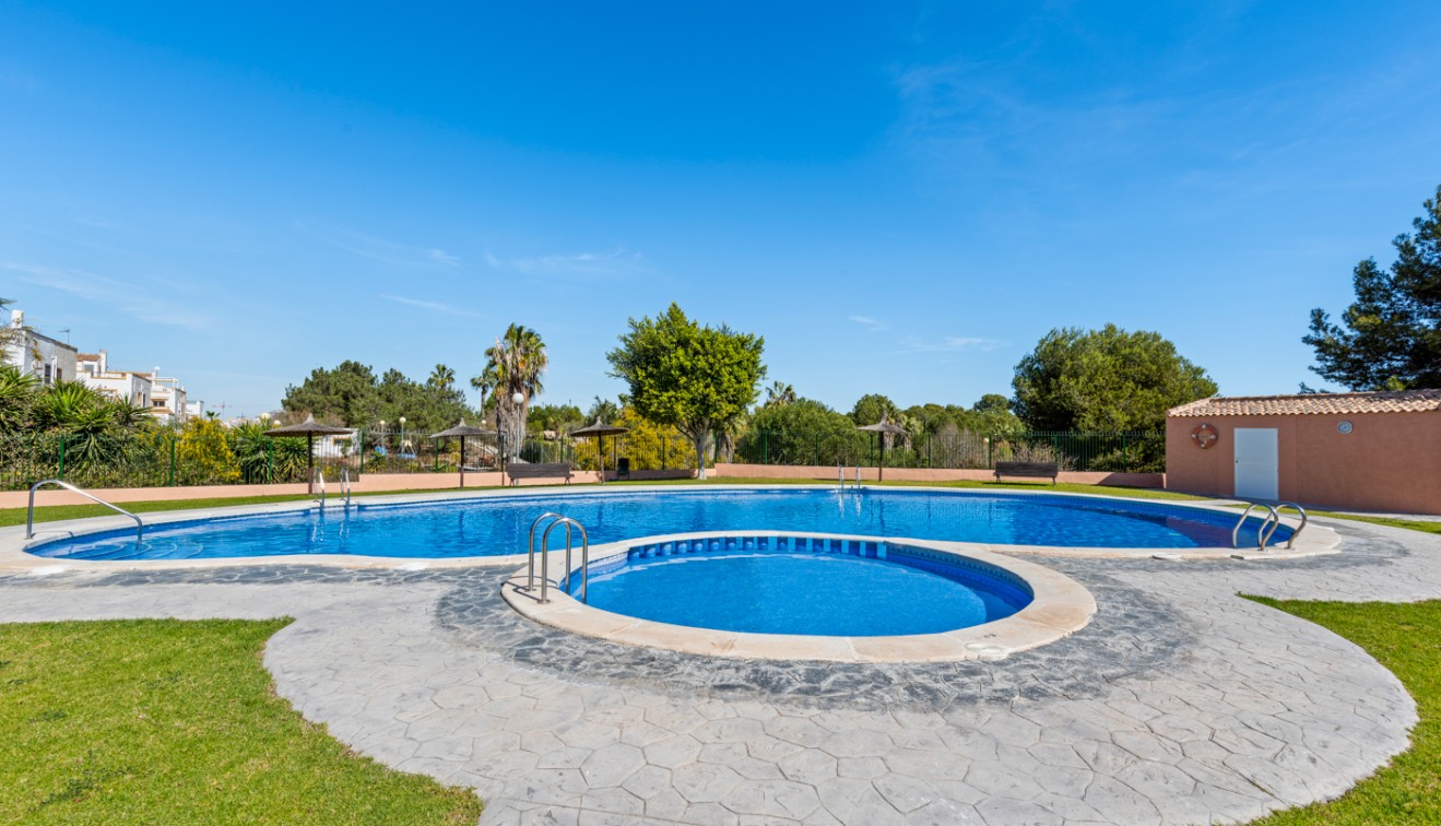 Prodej - Čtyřpodlažní dům - Orihuela costa - Los Altos