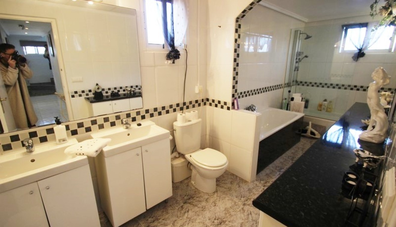 Prodej - Venkovské sídlo - Rojales