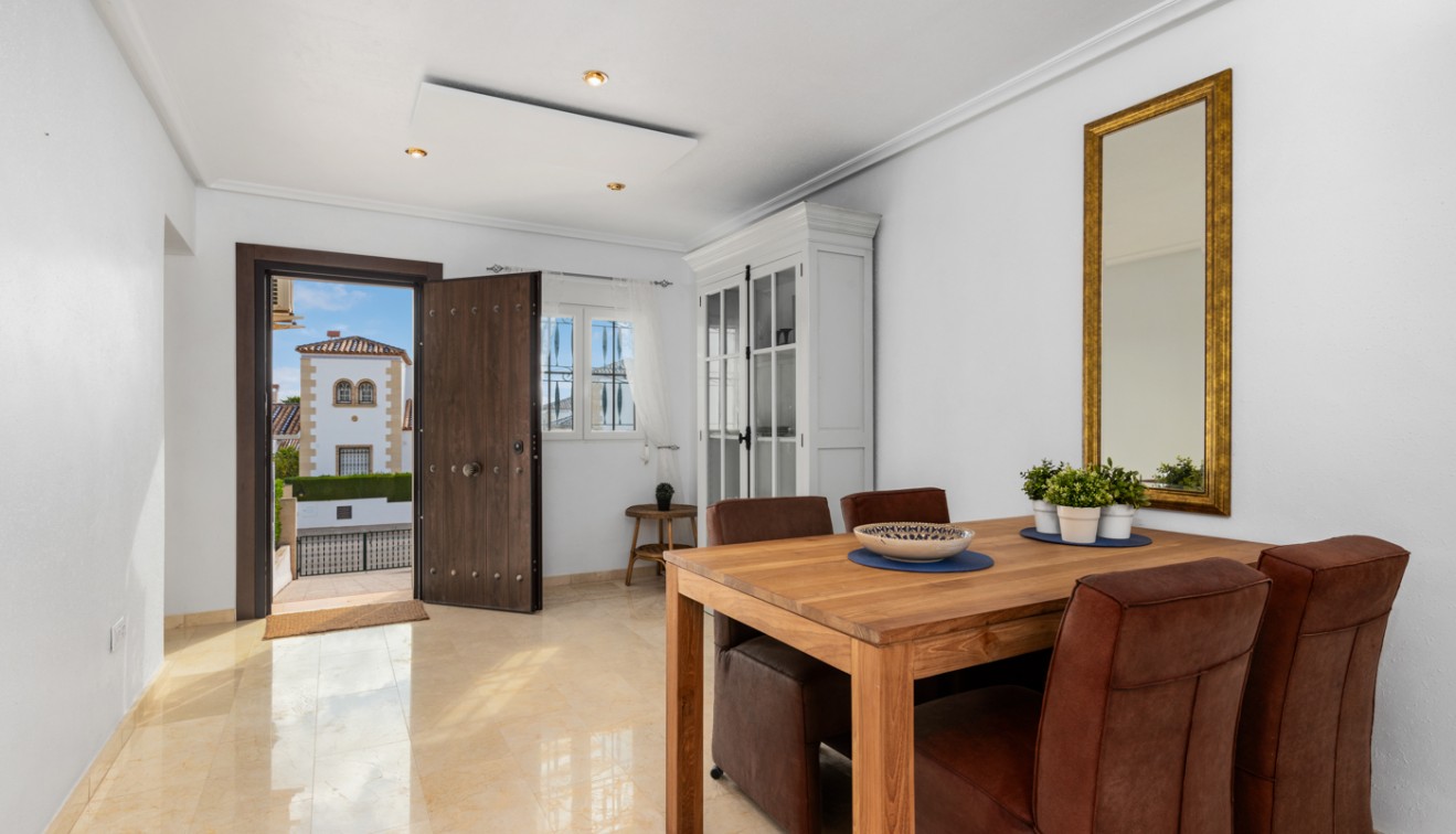 Prodej - Villa - Orihuela costa - Villamartín