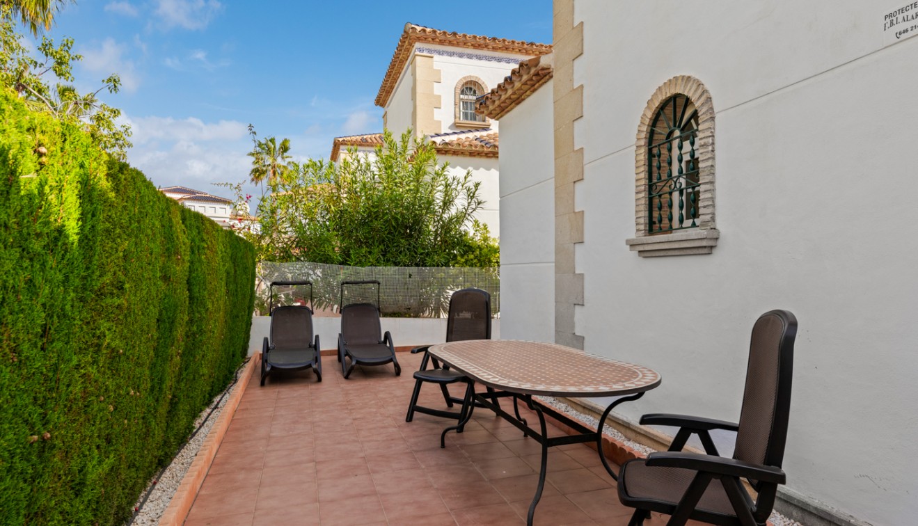 Prodej - Villa - Orihuela costa - Villamartín