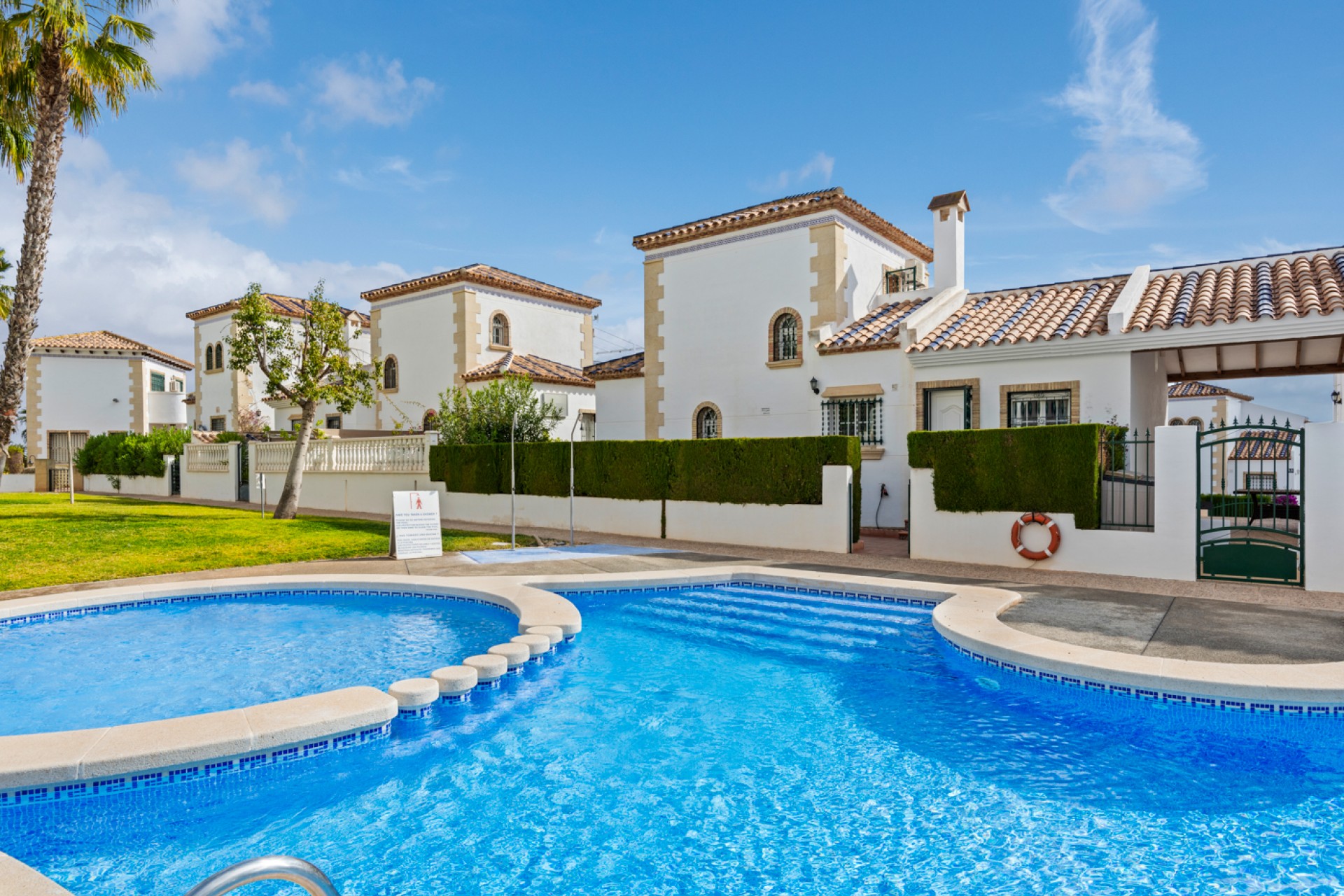 Prodej - Villa - Orihuela costa - Villamartín