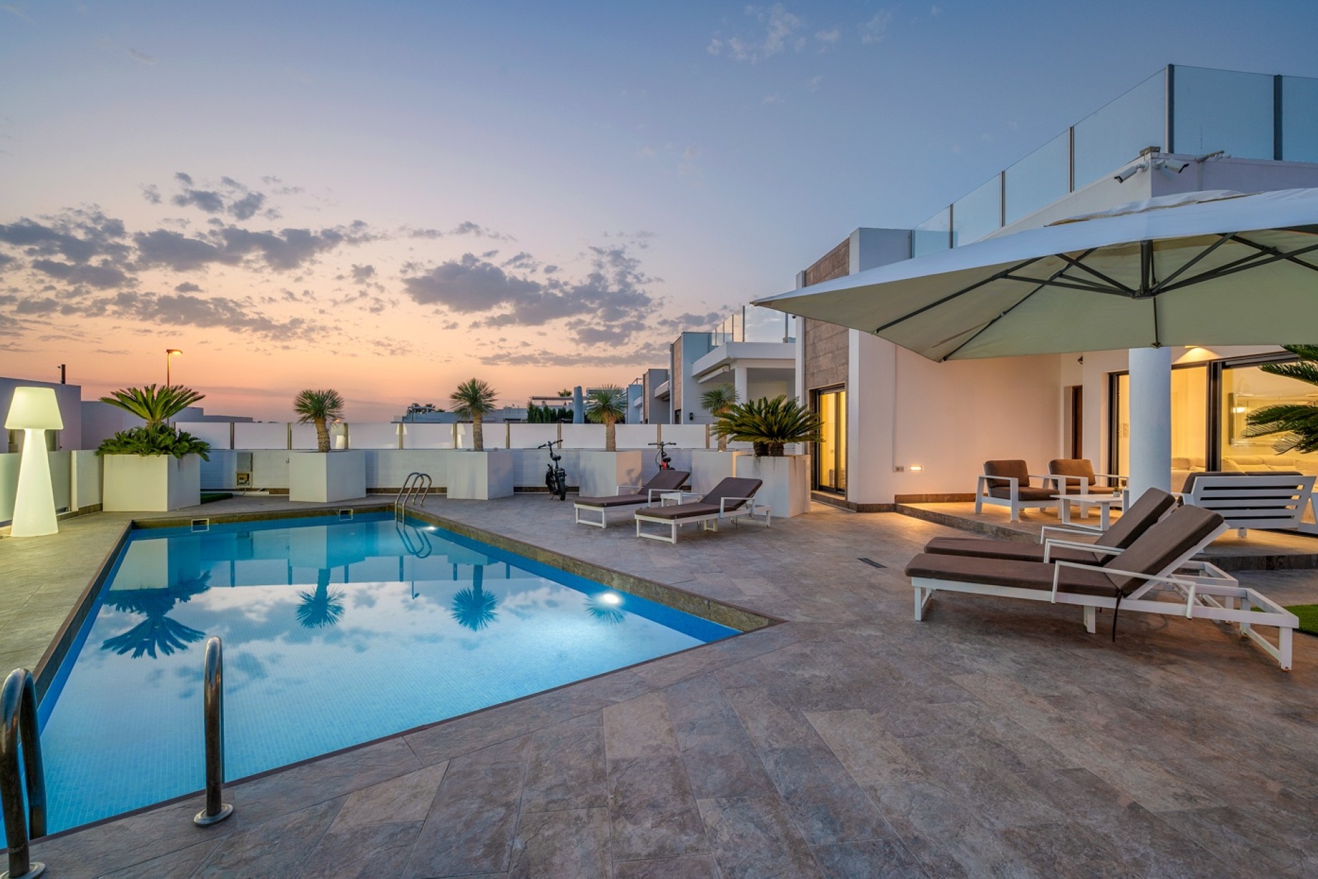 Prodej - Villa - Orihuela costa - Villamartín