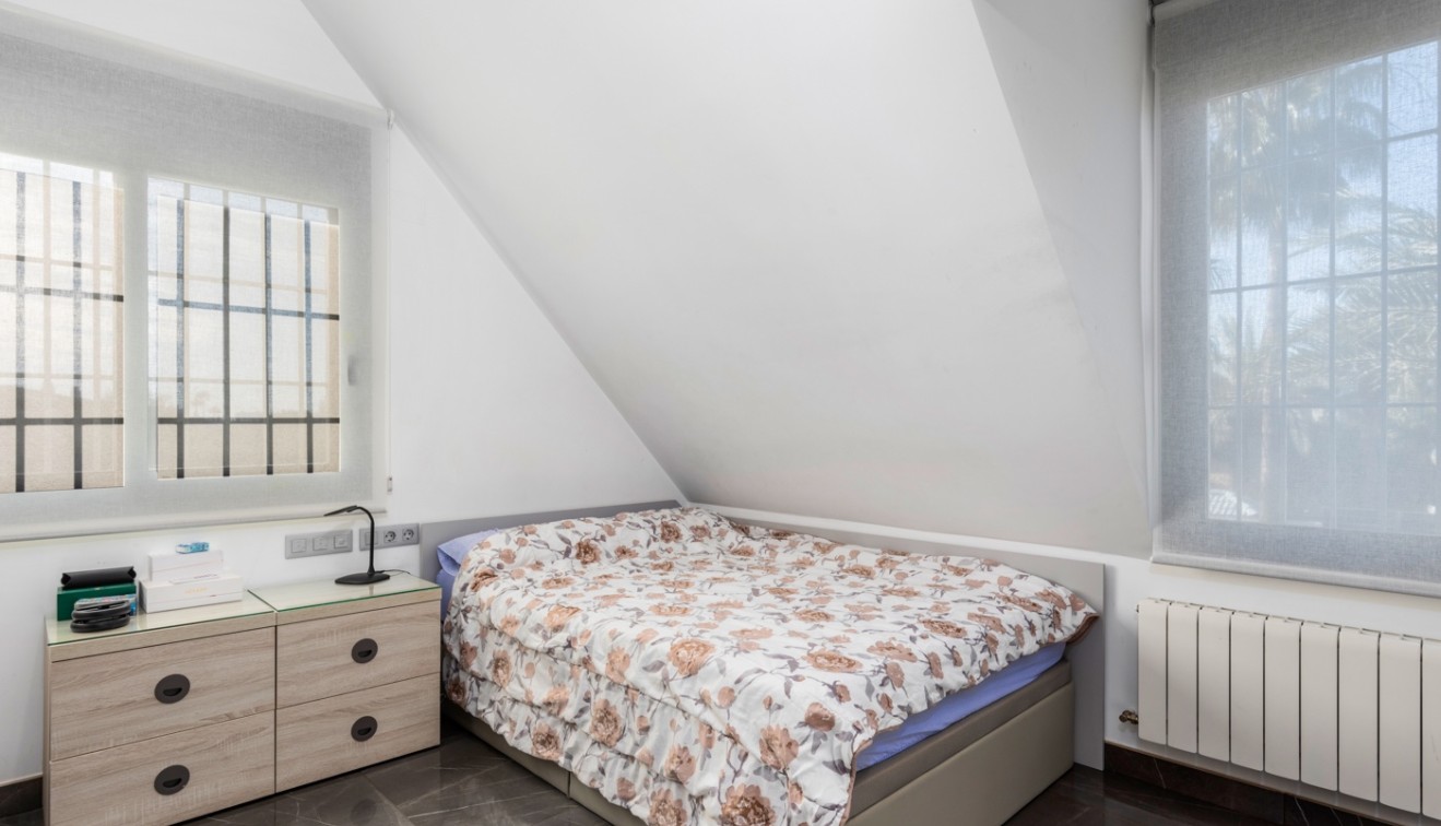 Prodej - Villa - San Juan Alicante - Frank Espinós