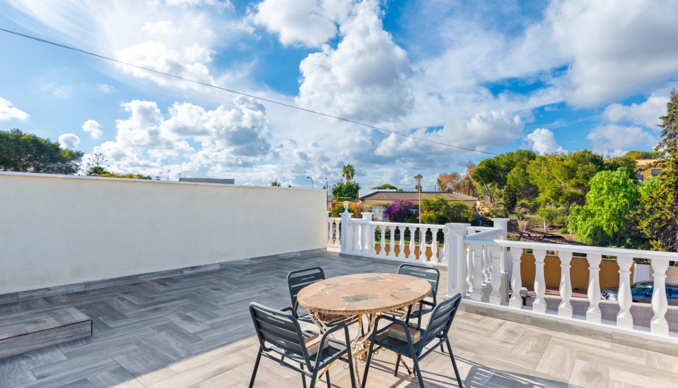 Prodej - Villa - Torrevieja - Los Balcones