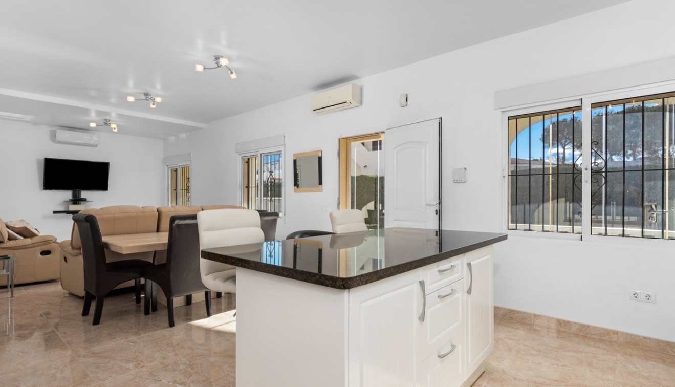 Prodej - Villa - Torrevieja - Los Balcones