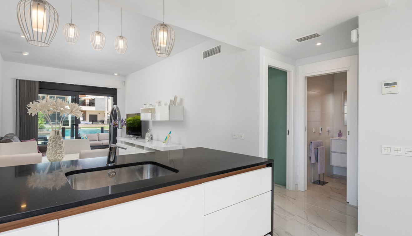 Sale - Apartment - El Raso