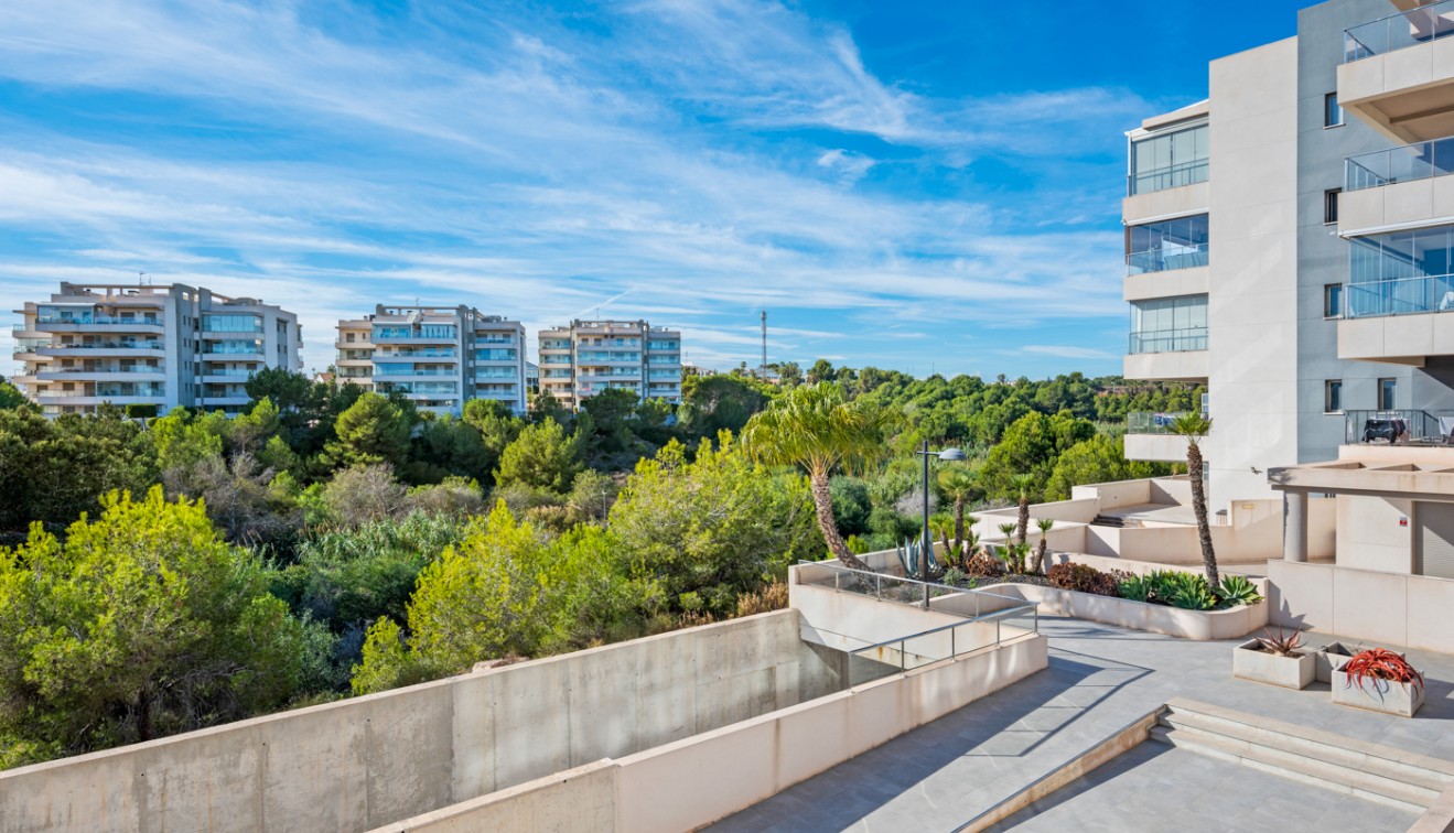 Sale - Apartment - Villamartín