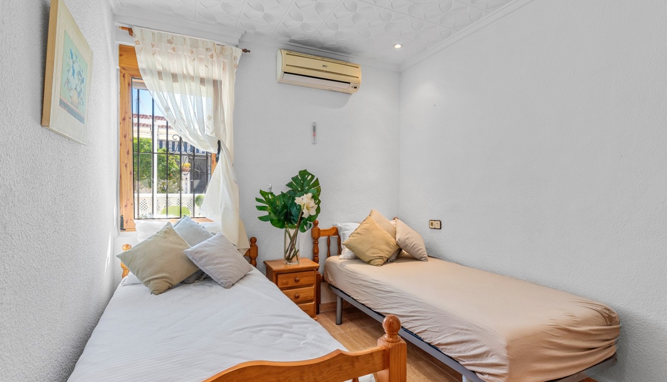 Sale - Bungalow - Guardamar del Segura