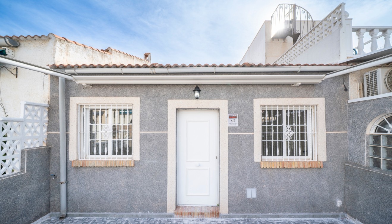 Sale - Bungalow - Torrevieja - El chaparral