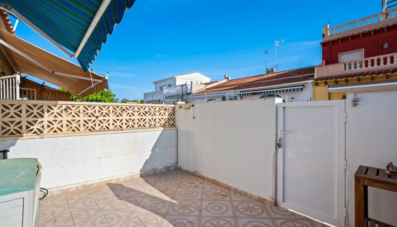 Sale - Bungalow - Torrevieja - La Siesta