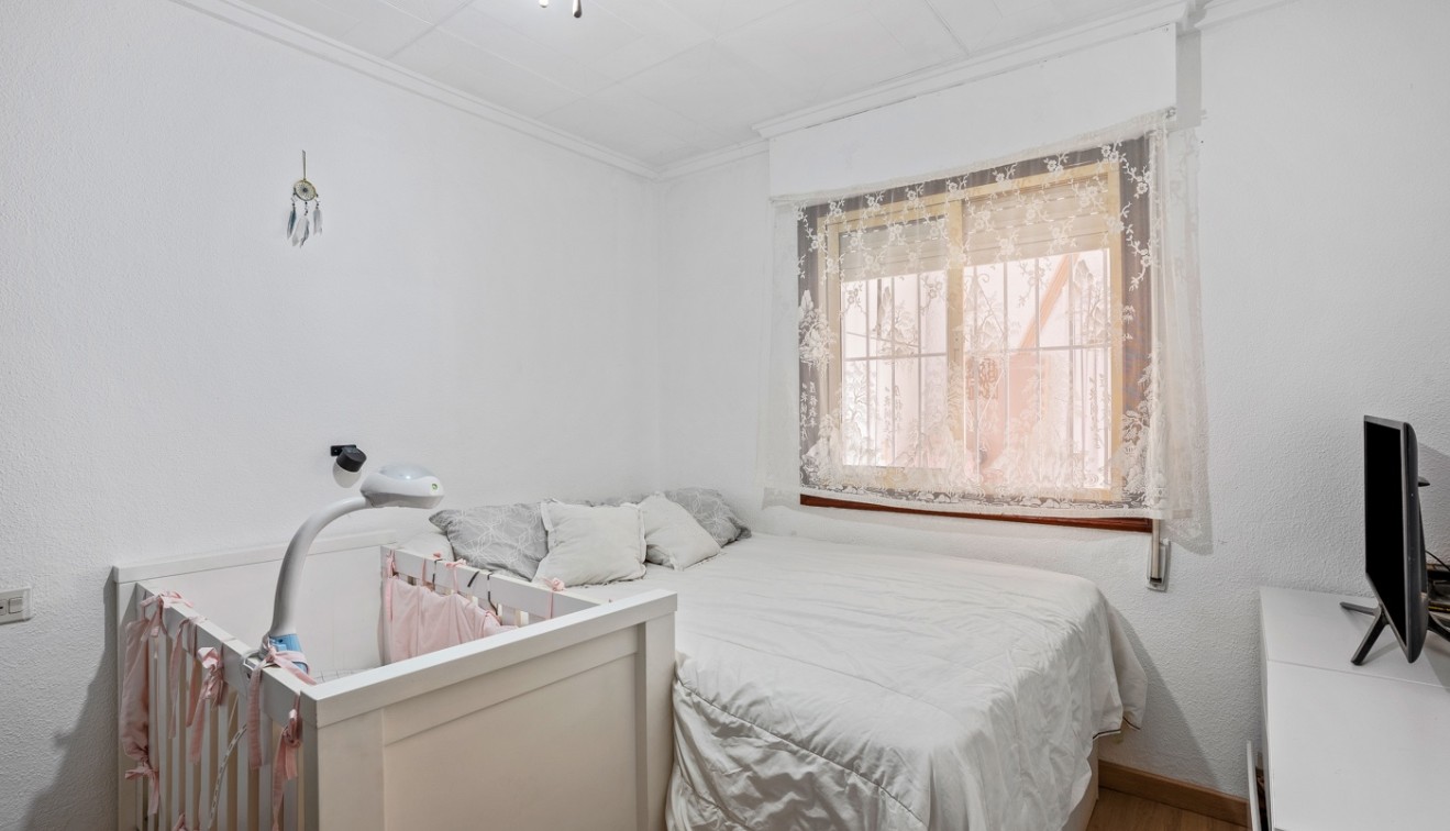 Sale - Bungalow - Torrevieja - La Siesta