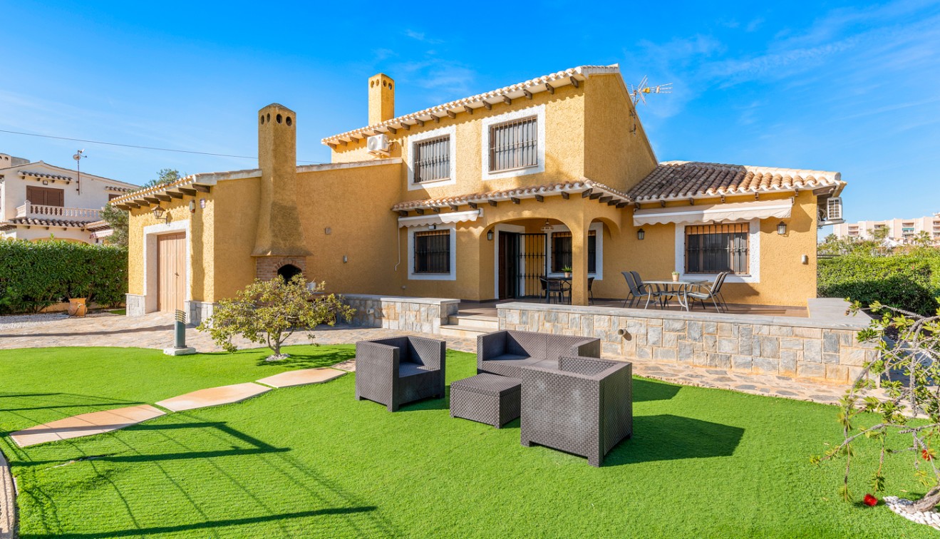 Sale - Chalet - Cabo Roig