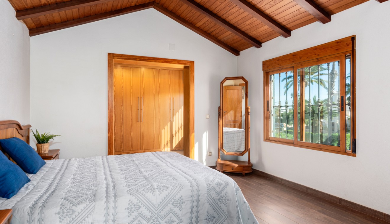 Sale - Chalet - Cabo Roig