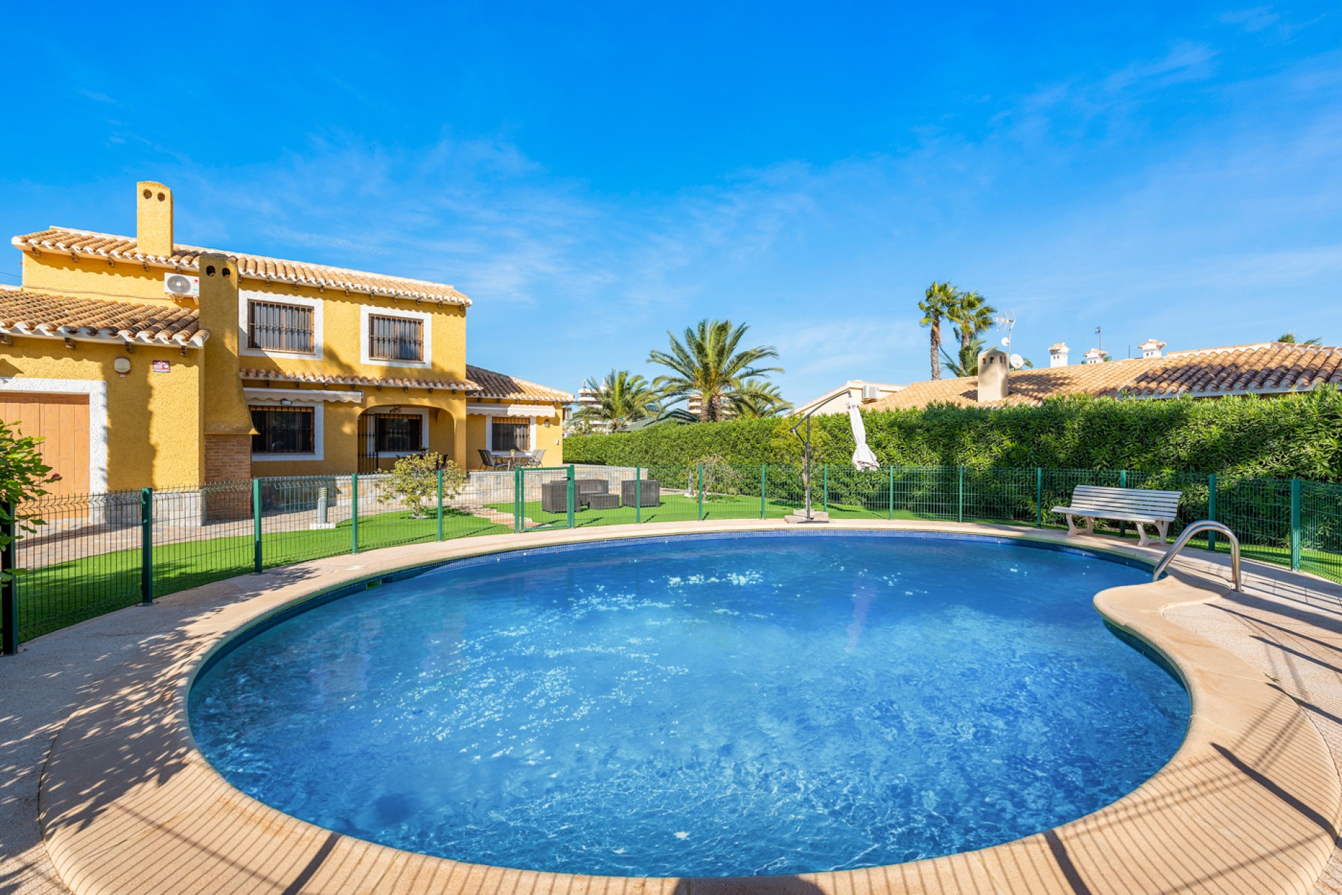 Sale - Chalet - Cabo Roig