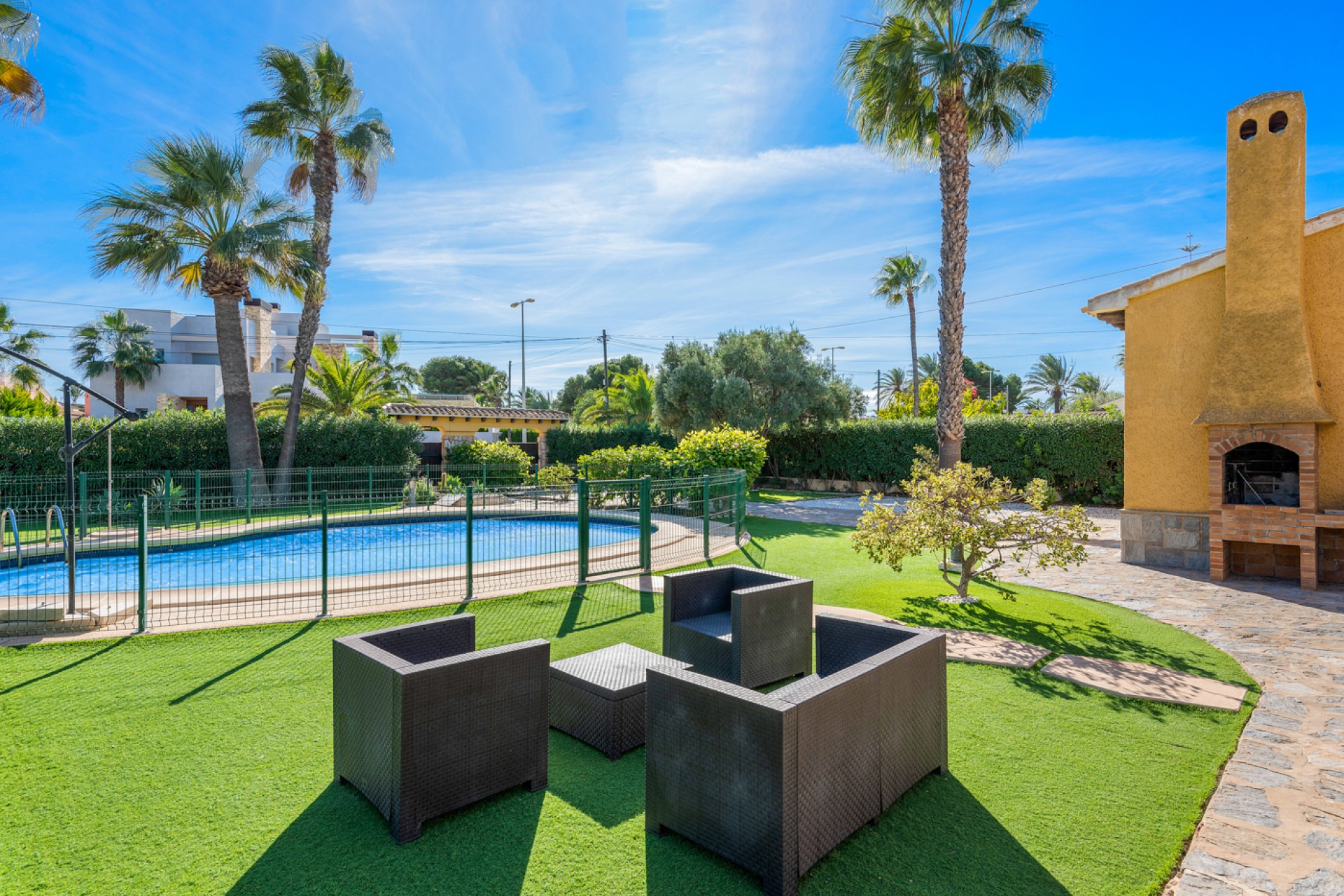 Sale - Chalet - Cabo Roig