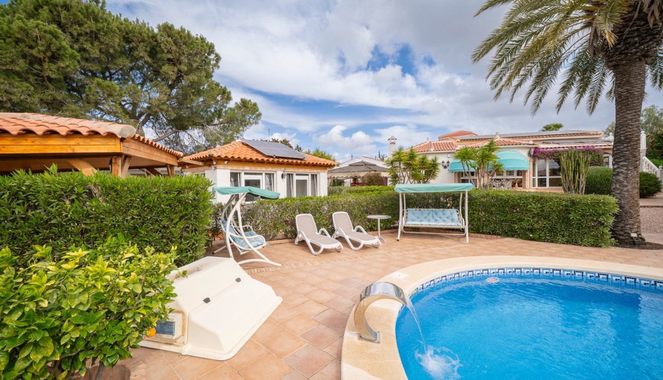 Sale - Chalet - Ciudad Quesada - Rojales