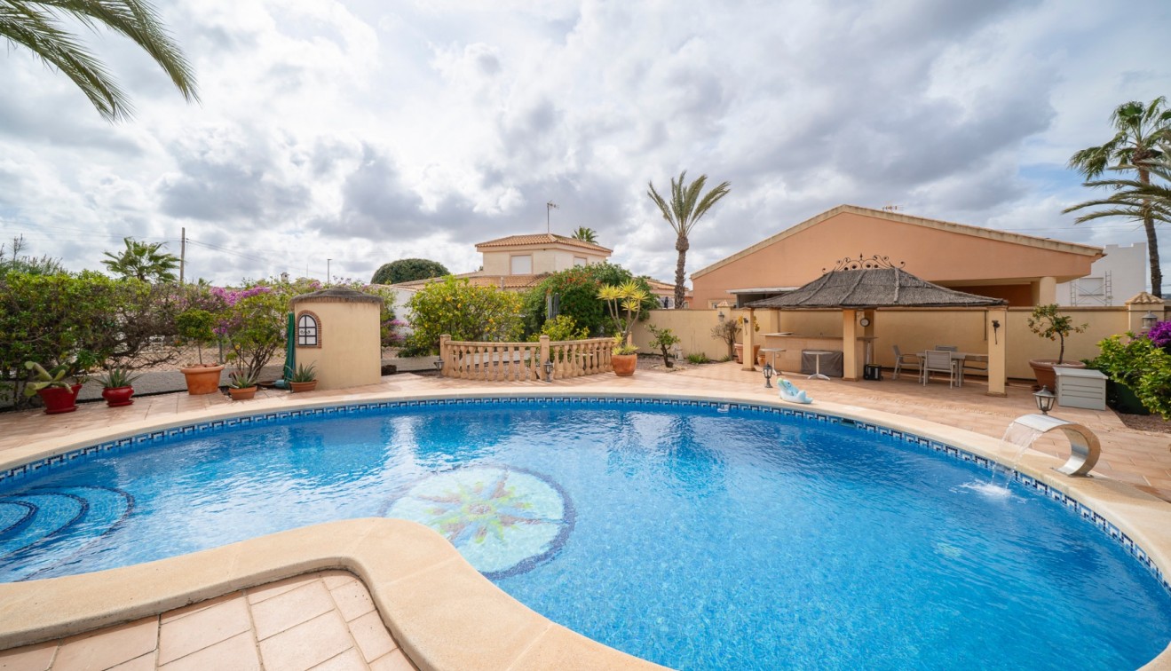 Sale - Chalet - Ciudad Quesada - Rojales