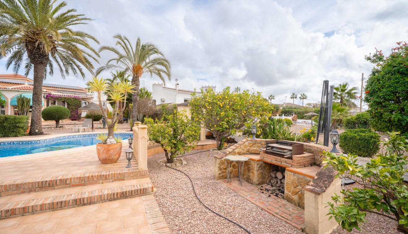 Sale - Chalet - Ciudad Quesada - Rojales