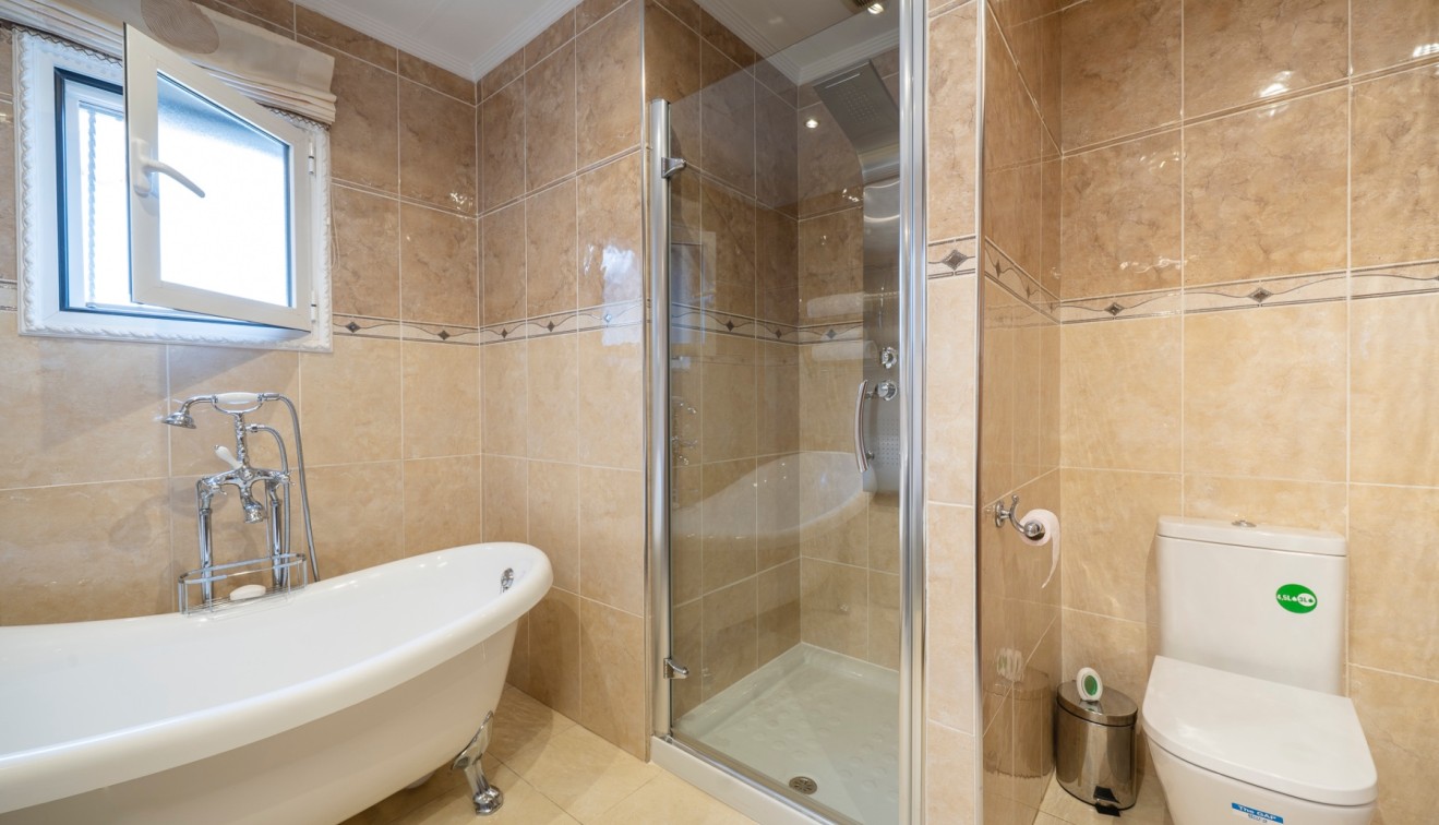 Sale - Chalet - Ciudad Quesada - Rojales