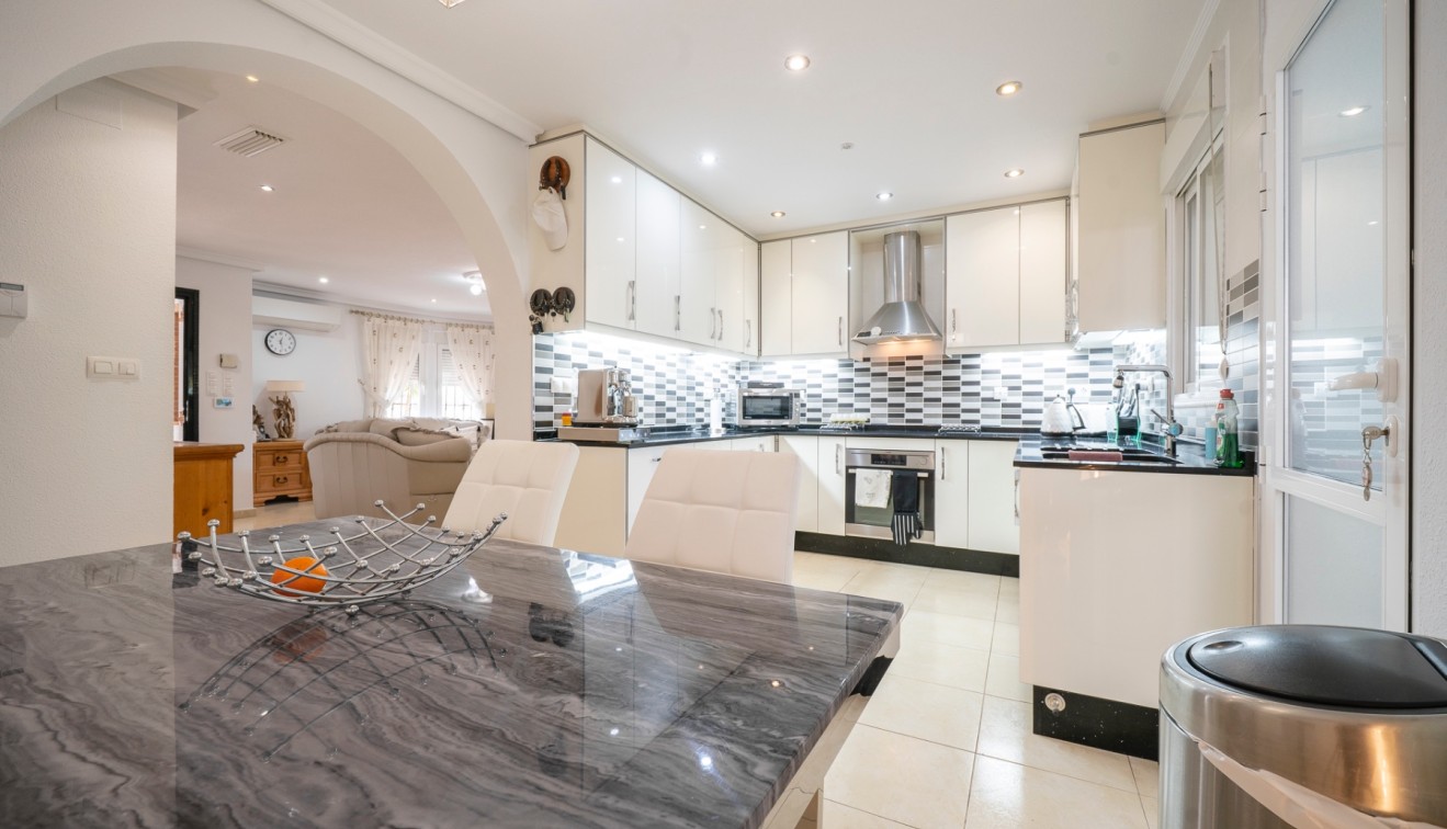 Sale - Chalet - Ciudad Quesada - Rojales