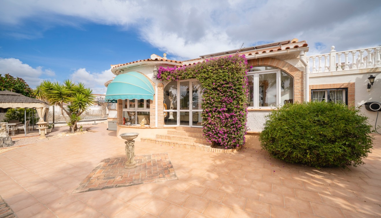 Sale - Chalet - Ciudad Quesada - Rojales