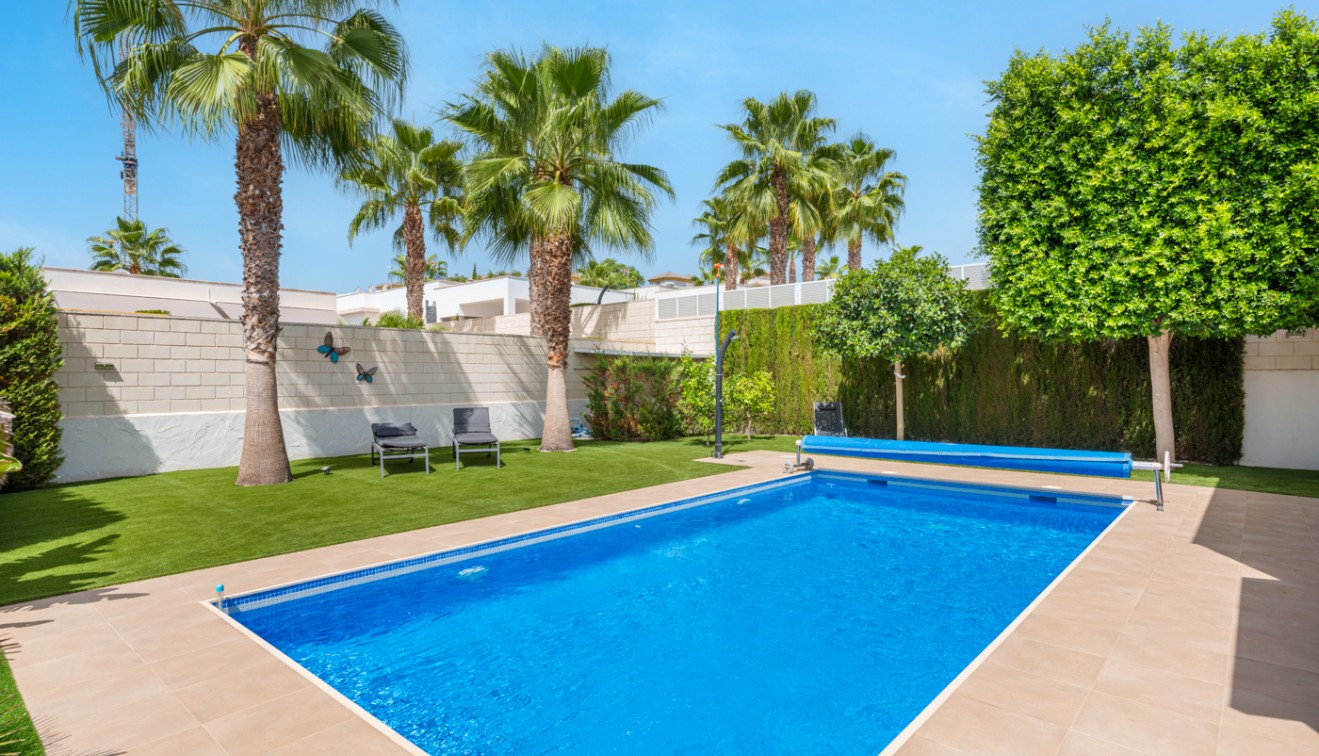 Sale - Chalet - La Marina