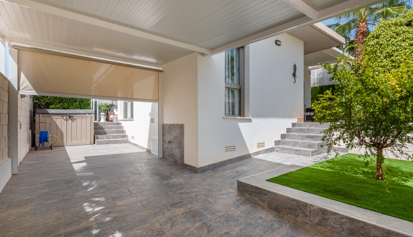 Sale - Chalet - La Marina