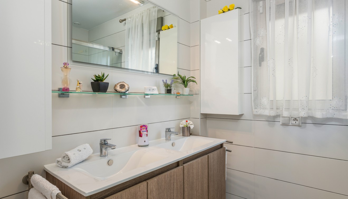 Sale - Chalet - La Marina