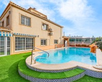 Sale - Chalet - Torrevieja