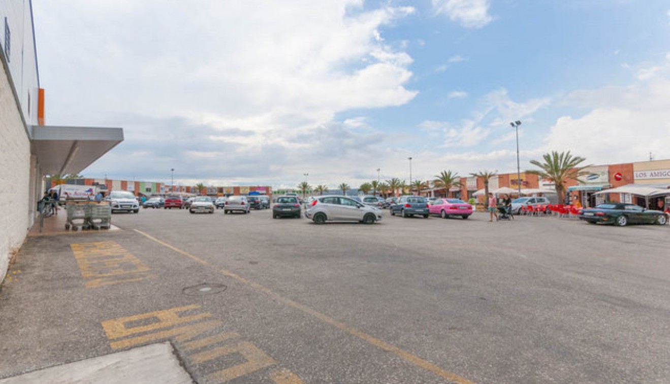 Sale - Commercial - La Marina