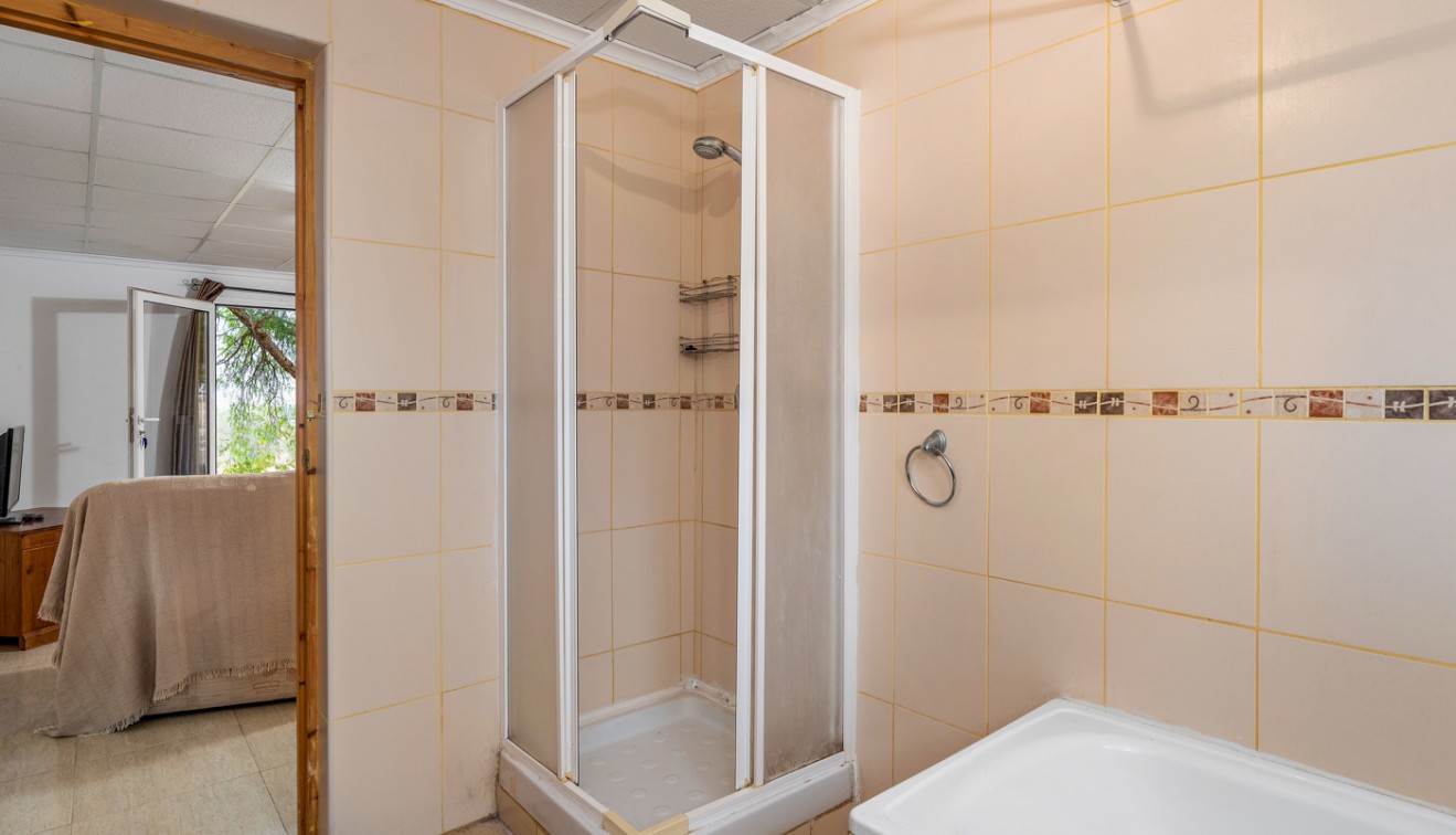 Sale - Country estate - Sax