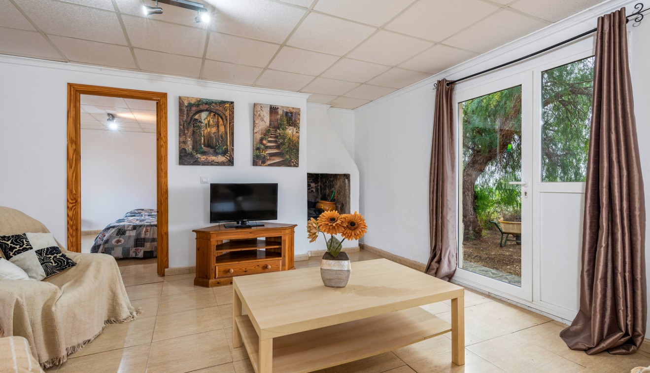 Sale - Country estate - Sax