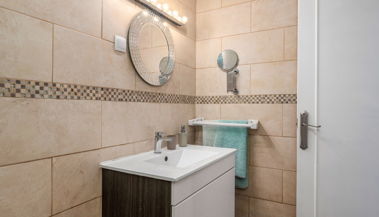 Sale - Country estate - Sax