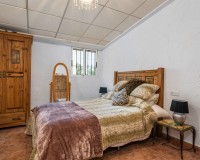 Sale - Country estate - Sax