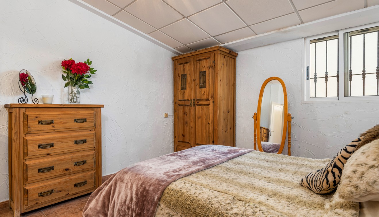 Sale - Country estate - Sax