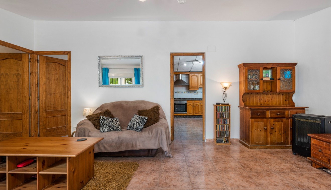 Sale - Country estate - Sax