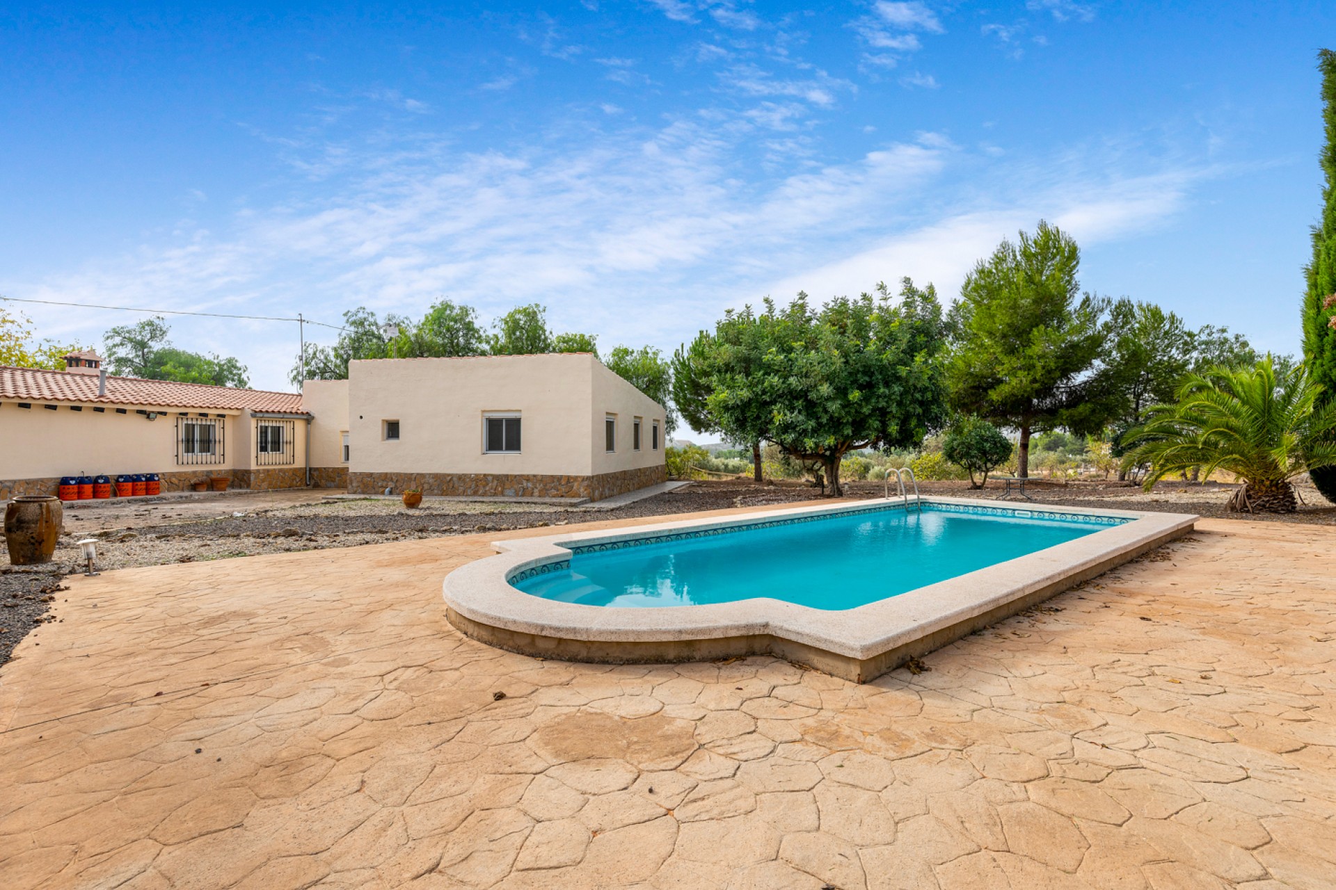 Sale - Country estate - Sax